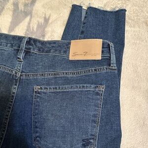 A55.   Seven7 Women's Classic Denim frayed hem ankle Skinny Jeans size 6